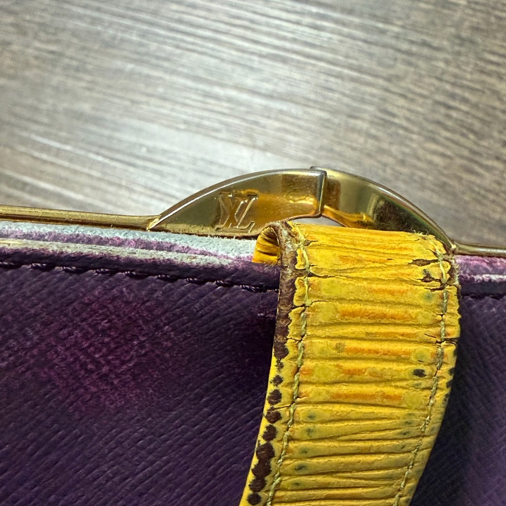 Authentic Louis Vuitton Yellow Epi Kiss Lock Wallet Vintage LV - Picture 14 of 16